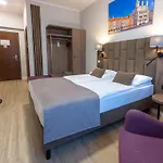 מלון Topaz Centrum