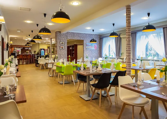 波兹南中心托帕兹酒店 酒店